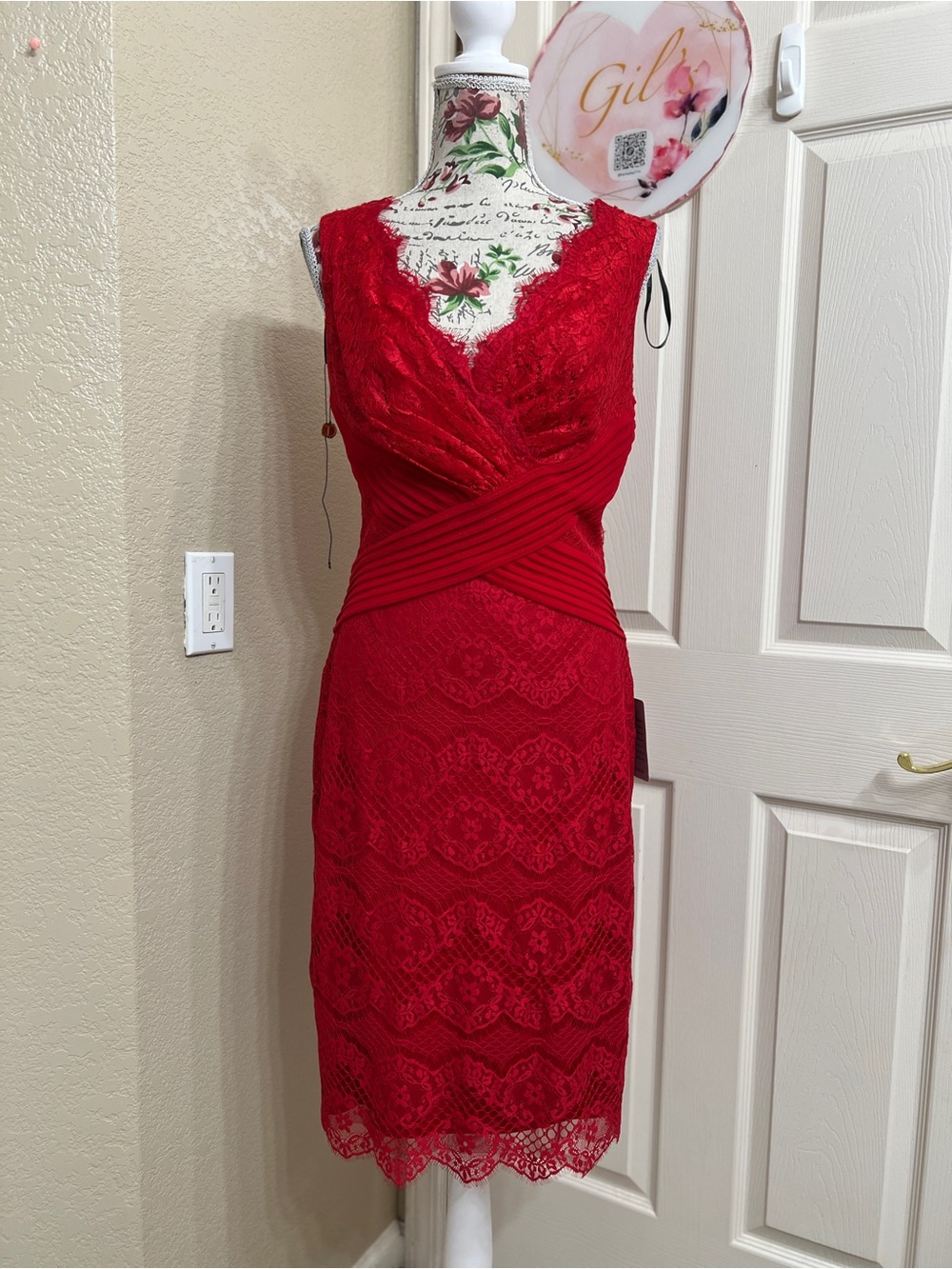 Tadashi Shoji Carla Red Lace Sheath Cocktail Dress Size 4 NWOT